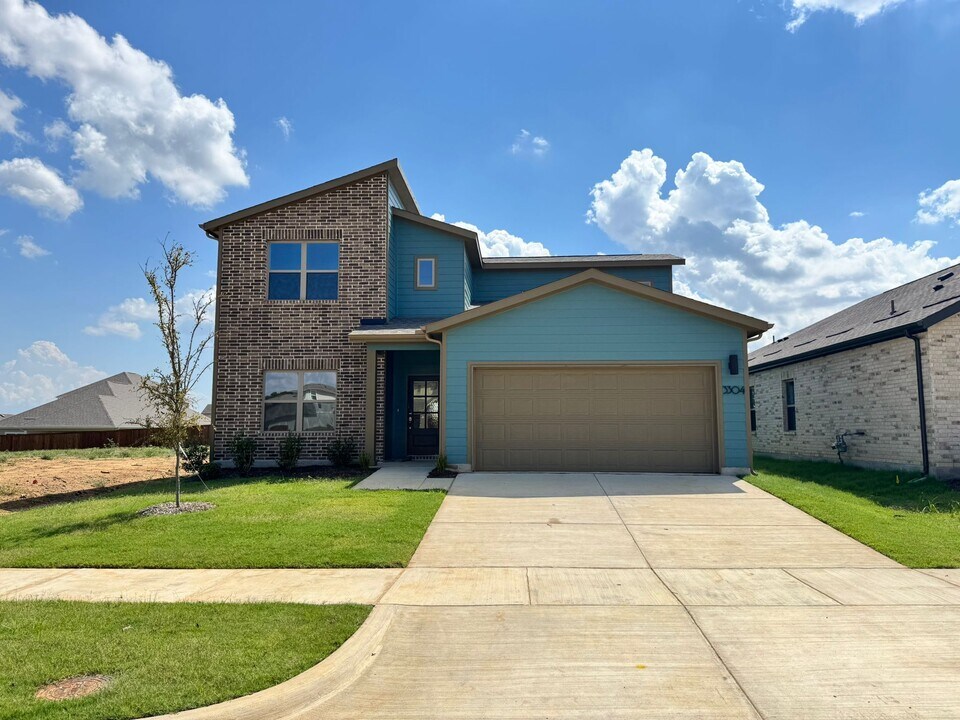 3304 Kingdom Dr in Denton, TX - Building Photo