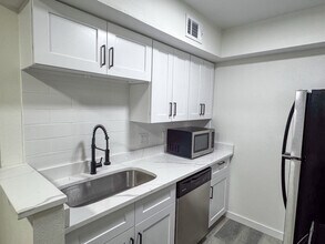 170 De Chantle Rd in San Antonio, TX - Building Photo - Building Photo
