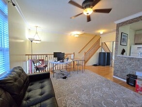 163 Surf Dr in Bronx, NY - Building Photo - Building Photo