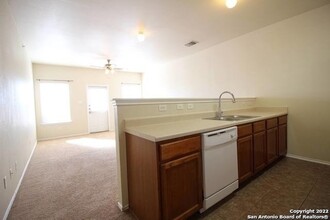 10719 Mathom Landing in Universal City, TX - Building Photo - Building Photo