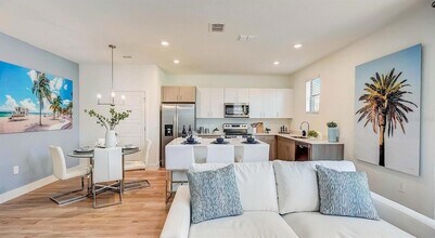 8044 Gulfstream Ct in Lakewood Ranch, FL - Building Photo - Building Photo