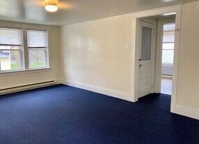 414 Main St in Alexandria, PA - Building Photo