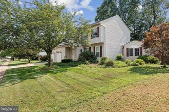 5413 Tree Line Dr in Centreville, VA - Building Photo - Building Photo