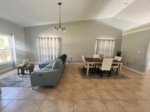 195 River Dr in Melbourne Beach, FL - Foto de edificio - Building Photo