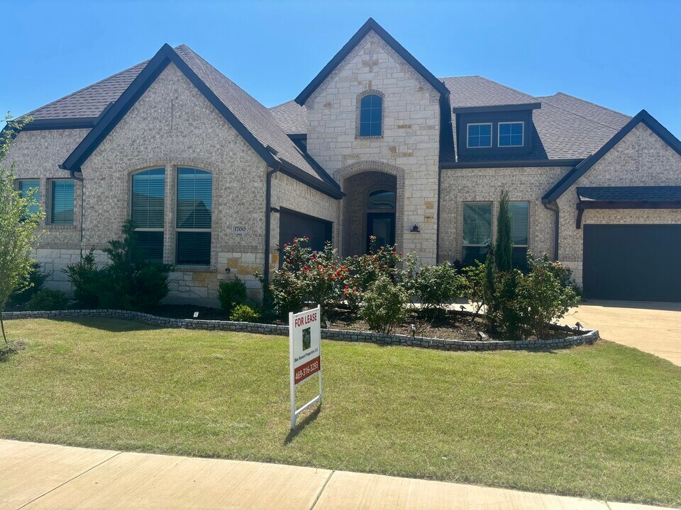 1700 Bellaire Ave in Mansfield, TX - Foto de edificio