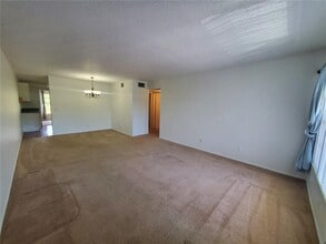 2427 Rhodesian Dr in Clearwater, FL - Building Photo - Building Photo
