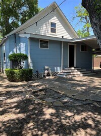 2504 Pine Tree Dr photo'