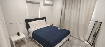 420 NE 90th St in El Portal, FL - Building Photo - Building Photo