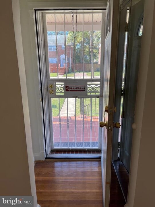 5807 Gist Ave in Baltimore, MD - Building Photo