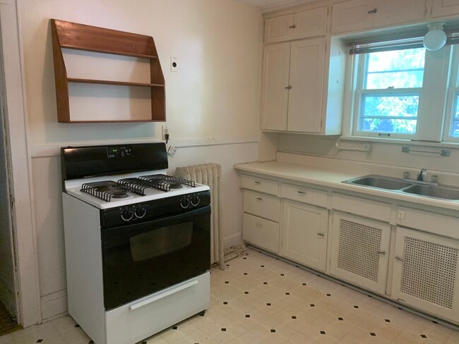 454 Summit Ave in Eau Claire, WI - Building Photo - Building Photo