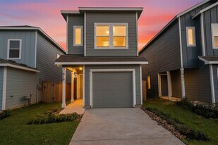 919 Pertuso Ln in Huffman, TX - Building Photo