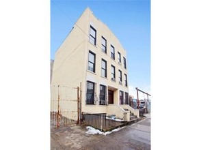 444 Park Ave in Brooklyn, NY - Building Photo - Building Photo