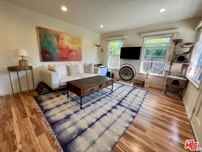 property at 943 Indiana Ave