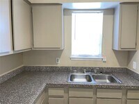 4711 Palisade Dr photo'