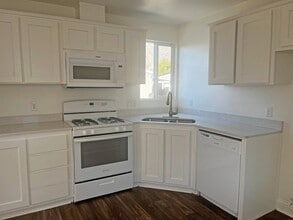 21100 State St in San Jacinto, CA - Building Photo - Building Photo