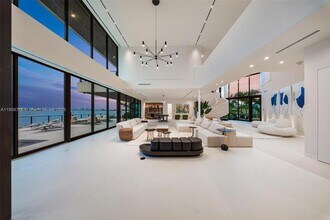 11400 N Bayshore Dr in North Miami, FL - Building Photo - Building Photo