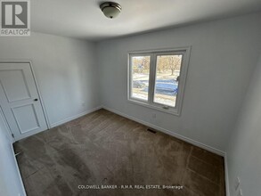 303-303 Muriel Ave in Oshawa, ON - Building Photo - Building Photo