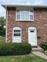 14 S Huffman St in Naperville, IL - Building Photo