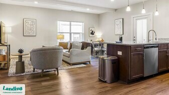 9906 Runway Dr in Indianapolis, IN - Building Photo