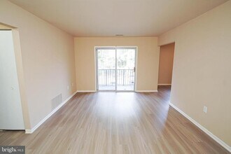 810 College Ln in Salisbury, MD - Foto de edificio - Building Photo