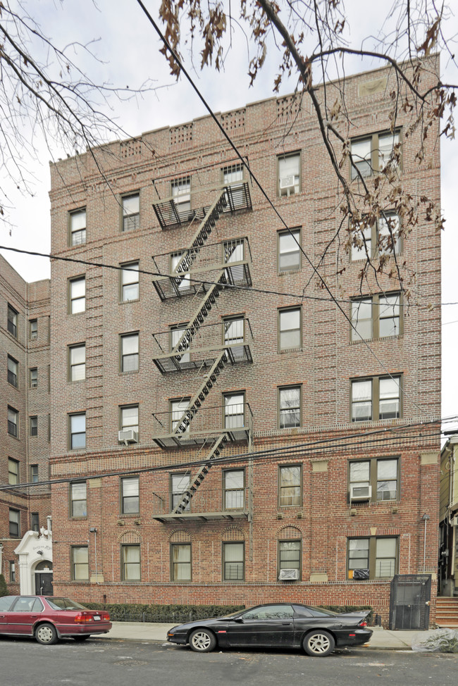 Georgian Hall in Jamaica, NY - Building Photo - Building Photo