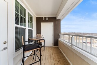 Bonavia Luxury Apartments in Shawnee, KS - Building Photo - Building Photo