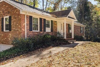 2500 Kimbrough Cir in Charlottesville, VA - Building Photo - Building Photo