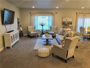 595 W Koins Way in Bluffdale, UT - Foto de edificio - Building Photo