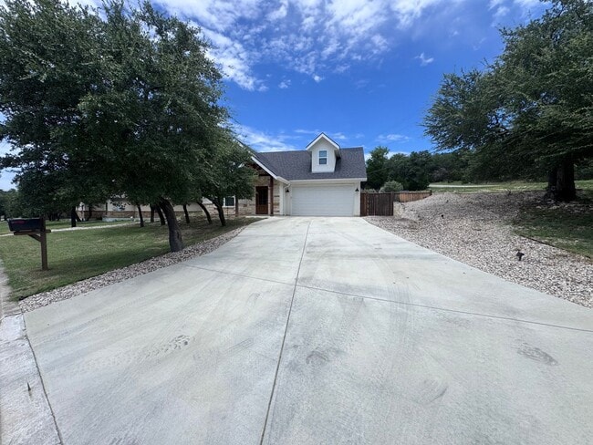 110 Brooklynn Ln in Canyon Lake, TX - Building Photo - Building Photo