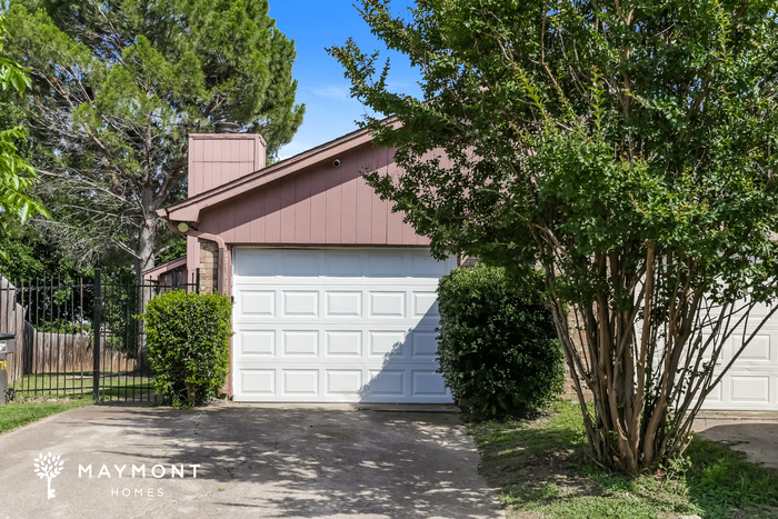 6741 S Creek Dr in Fort Worth, TX - Building Photo