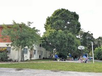 2010 Tetlow Pl in Sarasota, FL - Foto de edificio - Building Photo