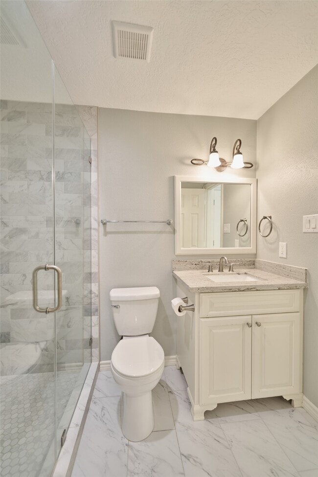 property at 6 Glen Canyon Pl