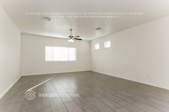 16440 S 10th St, Unit 104 in Phoenix, AZ - Building Photo - Building Photo