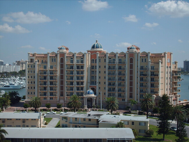 La Bellasara in Sarasota, FL - Foto de edificio - Building Photo