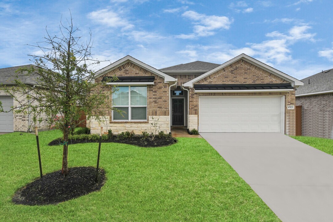 10523 Moon Vly Ln in Rosharon, TX - Building Photo