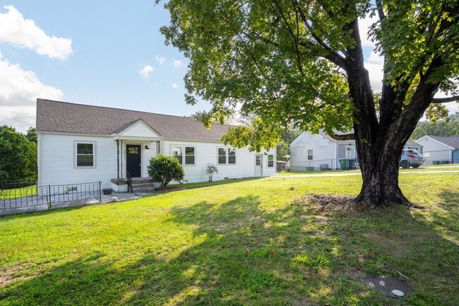 3611 Wimberly Ln in Chattanooga, TN - Foto de edificio - Building Photo