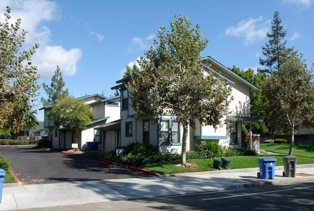 6649 Montecito Blvd in Santa Rosa, CA - Building Photo