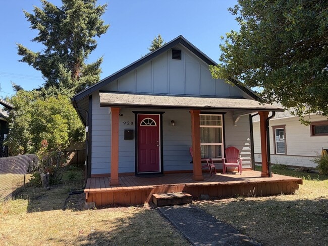 property at 920 F St