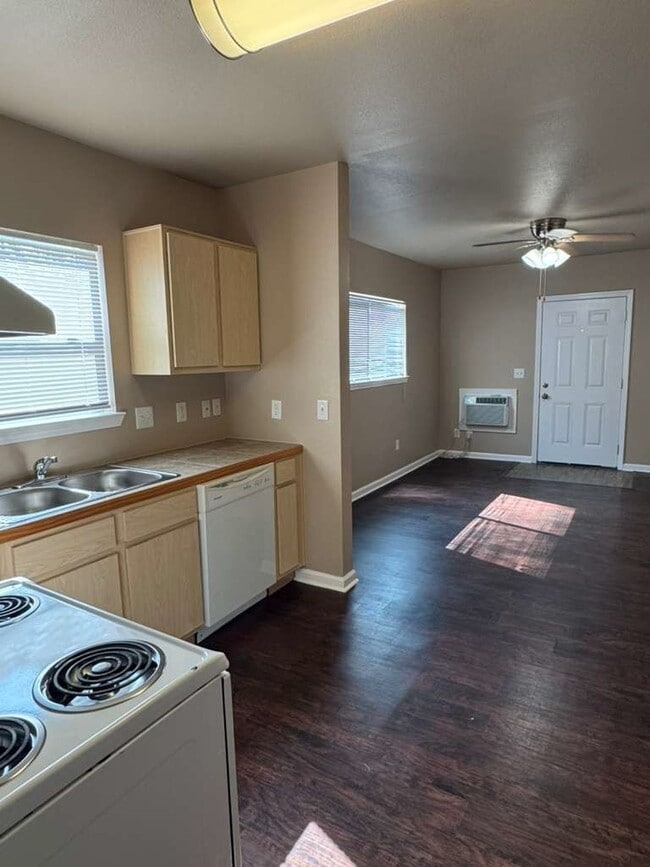 1225 W 25th St in Houston, TX - Building Photo - Building Photo