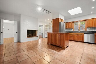 188 Country Dr in Weston, MA - Building Photo - Building Photo