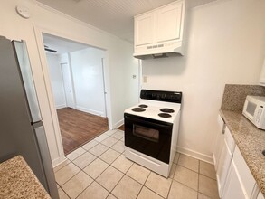 835 Iris St in Baton Rouge, LA - Building Photo - Building Photo