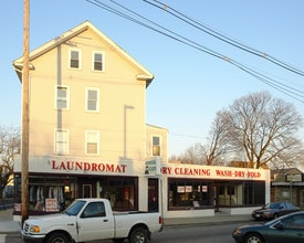 363-365 Admiral St in Providence, RI - Foto de edificio - Building Photo