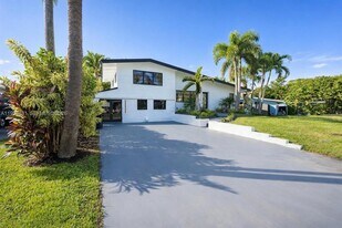 2413 Nassau Ln in Fort Lauderdale, FL - Building Photo
