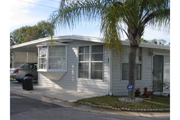 Polk County Mobile Home Park in Lakeland, FL - Building Photo