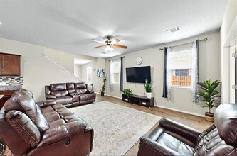 204 Bent Trl Ln in Andice, TX - Building Photo - Building Photo