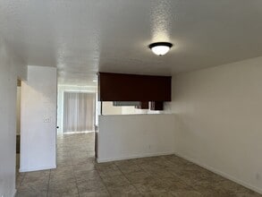 2922 Stanislaus St in Riverbank, CA - Building Photo - Building Photo