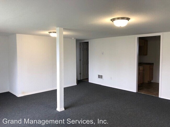 1232 Maryland Ave in Myrtle Point, OR - Foto de edificio - Building Photo