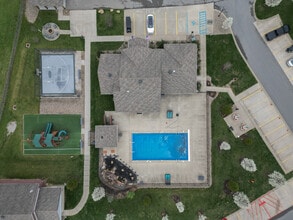 504 Persimmon Ln, Unit 504 Persimmon Ln in Bridgeport, WV - Foto de edificio - Building Photo