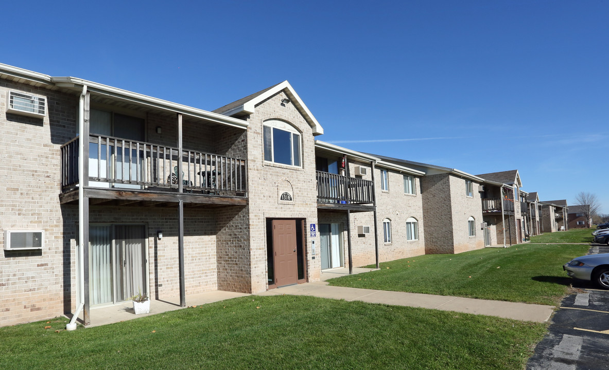 Scheuring Pointe Apartments in De Pere, WI - Building Photo