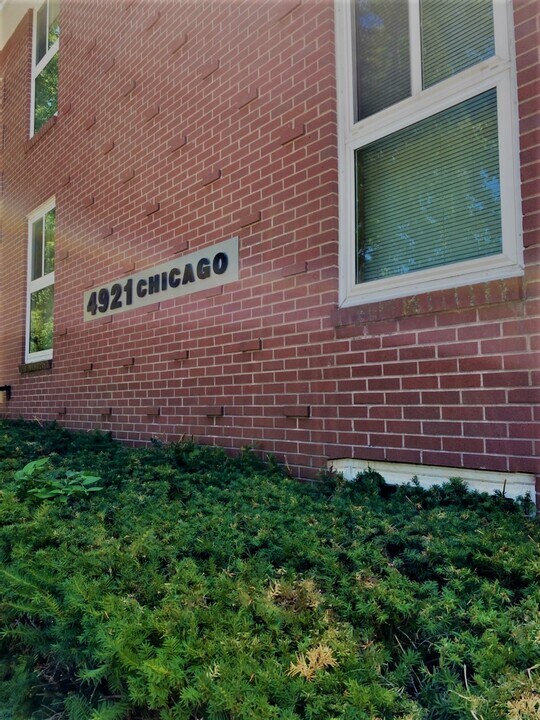 4921 Chicago St, Unit 5 in Omaha, NE - Building Photo